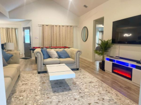 Modern and Luxury Retreat in The Heart of Dallas by Deity Villas